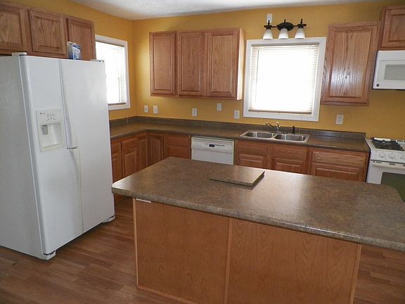 5th image of 50 N Centennial St