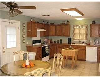 4th image of 217 Driftwood St