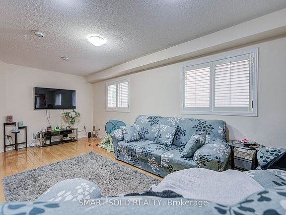 3rd image of 68 Harmony Rd