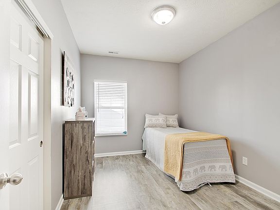 5th image of 15123 Silver Charm Dr