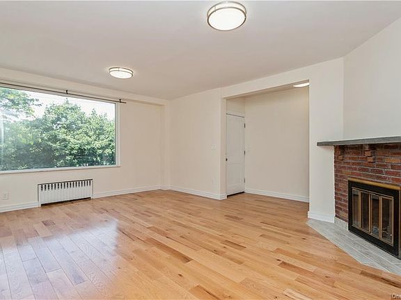 5th image of 12 Bellew Ave Floor 1