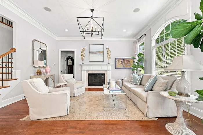 4 bed, 3265 sqft, $3,301 — Photo 4