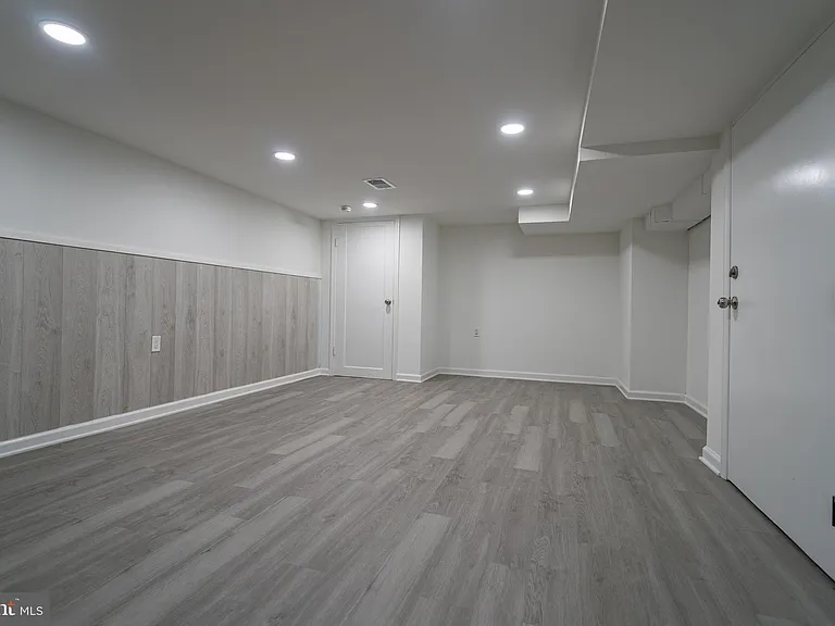 2410 Wharton St #1 — Photo 35