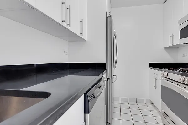 Rented by R New York | media 5