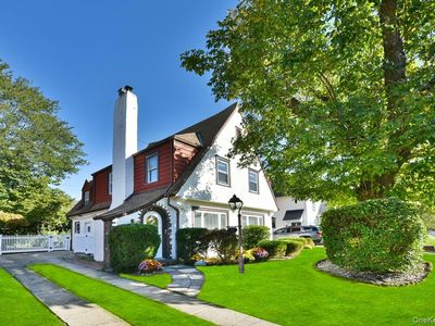 63 Willow Street, Garden City, NY, 11530