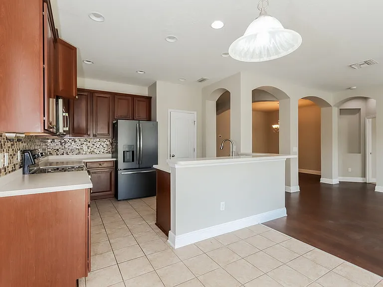 7935 Camden Woods Dr — Photo 5