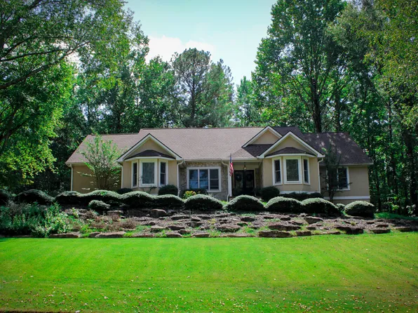 94 Clubview Dr, Newnan, GA 30265