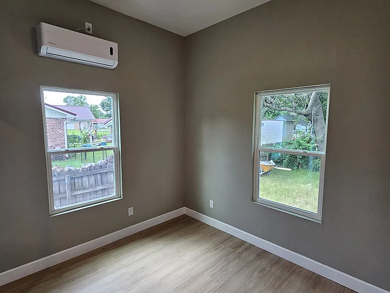 217 E Myrtle St #B — Photo 9