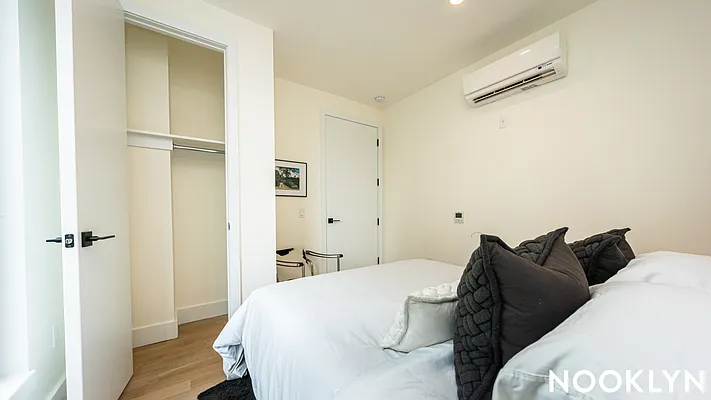 Rented by Nooklyn NYC LLC | media 29