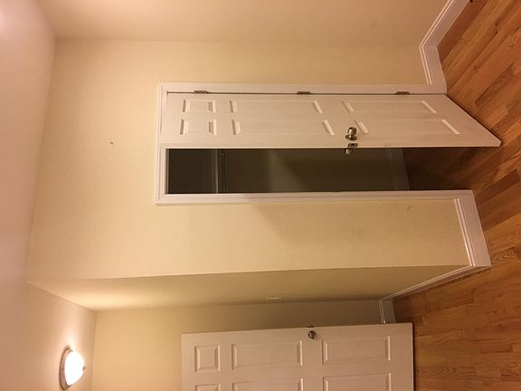 4th image of 923 E 223rd St #2