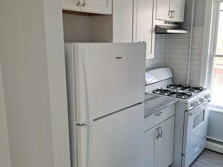 60 Richmond St #1 — Photo 4