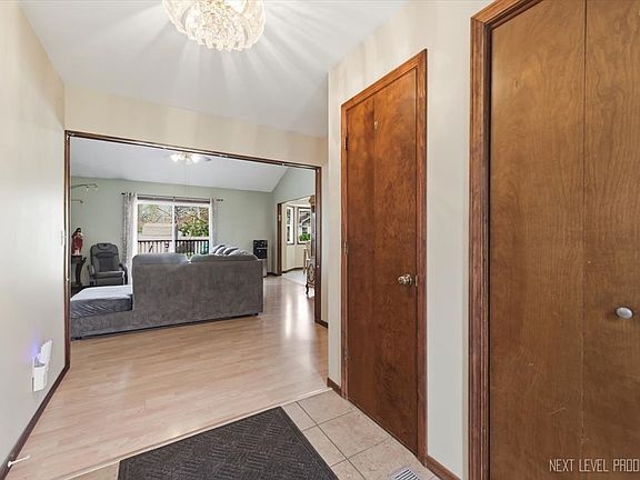 5th image of 1721 W Galena Blvd