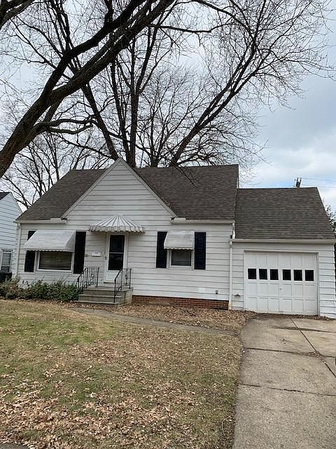 1st image of 400 E 264th St