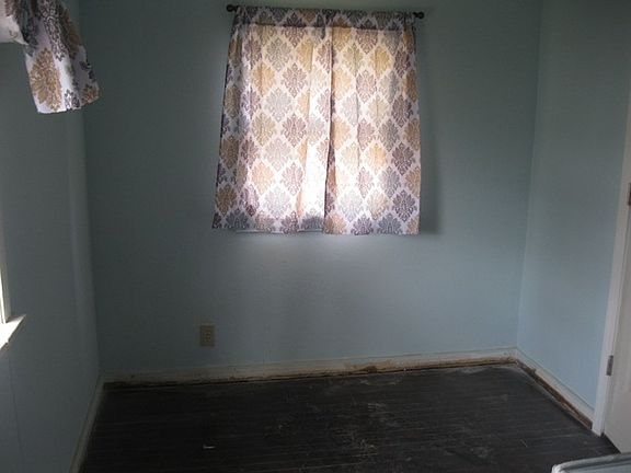 2nd image of 1006 Truscott St