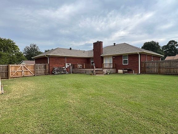 2nd image of 810 Hickory Hollow Ln