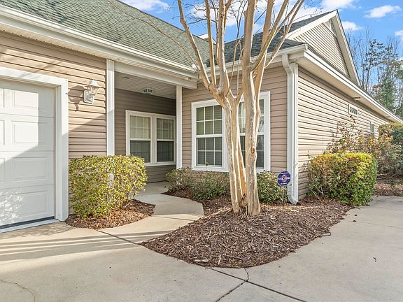 2nd image of 430 Woodpecker Ln. #D