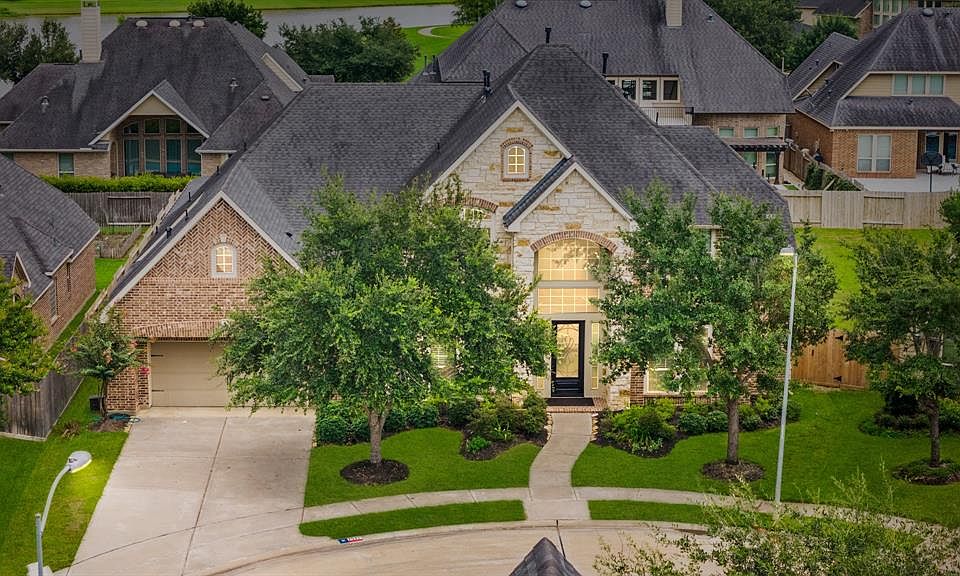 1st image of 2527 Brandyshire Drive