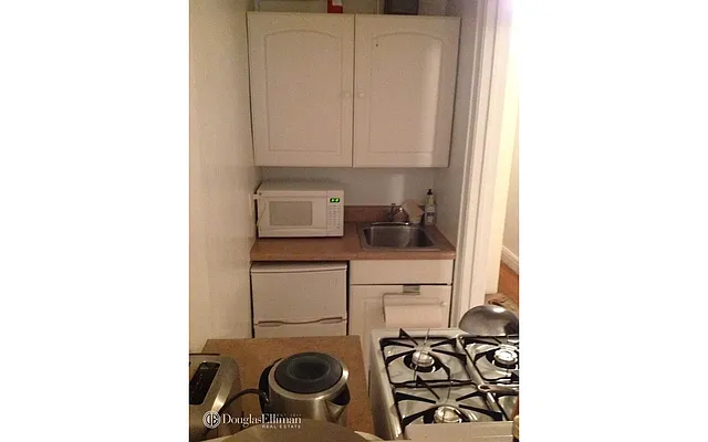 Rented by Douglas Elliman | media 4