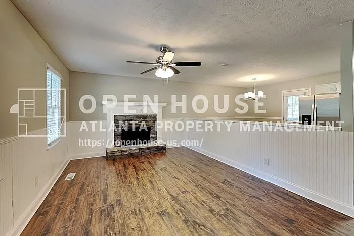 3 bed, 2.0 bath, 1200 sqft, $1,745 — Photo 3