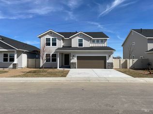 1592 SW Silverstone Ave, Mountain Home, ID 83647