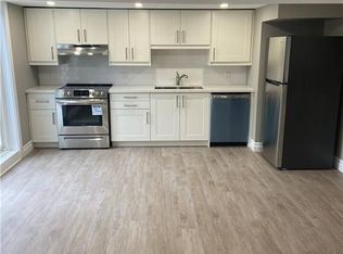 232 Eaglewood Dr #2, Hamilton, ON L8W 1S9