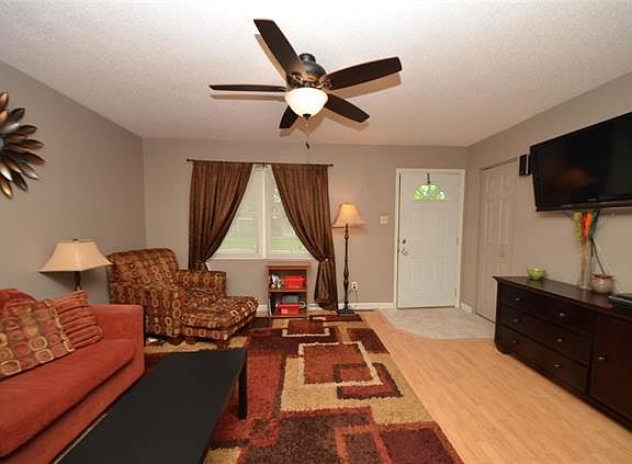 5th image of 126 Hillcrest Dr