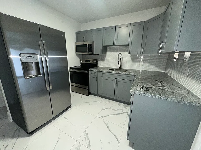 SW 74th Ave — Photo 3