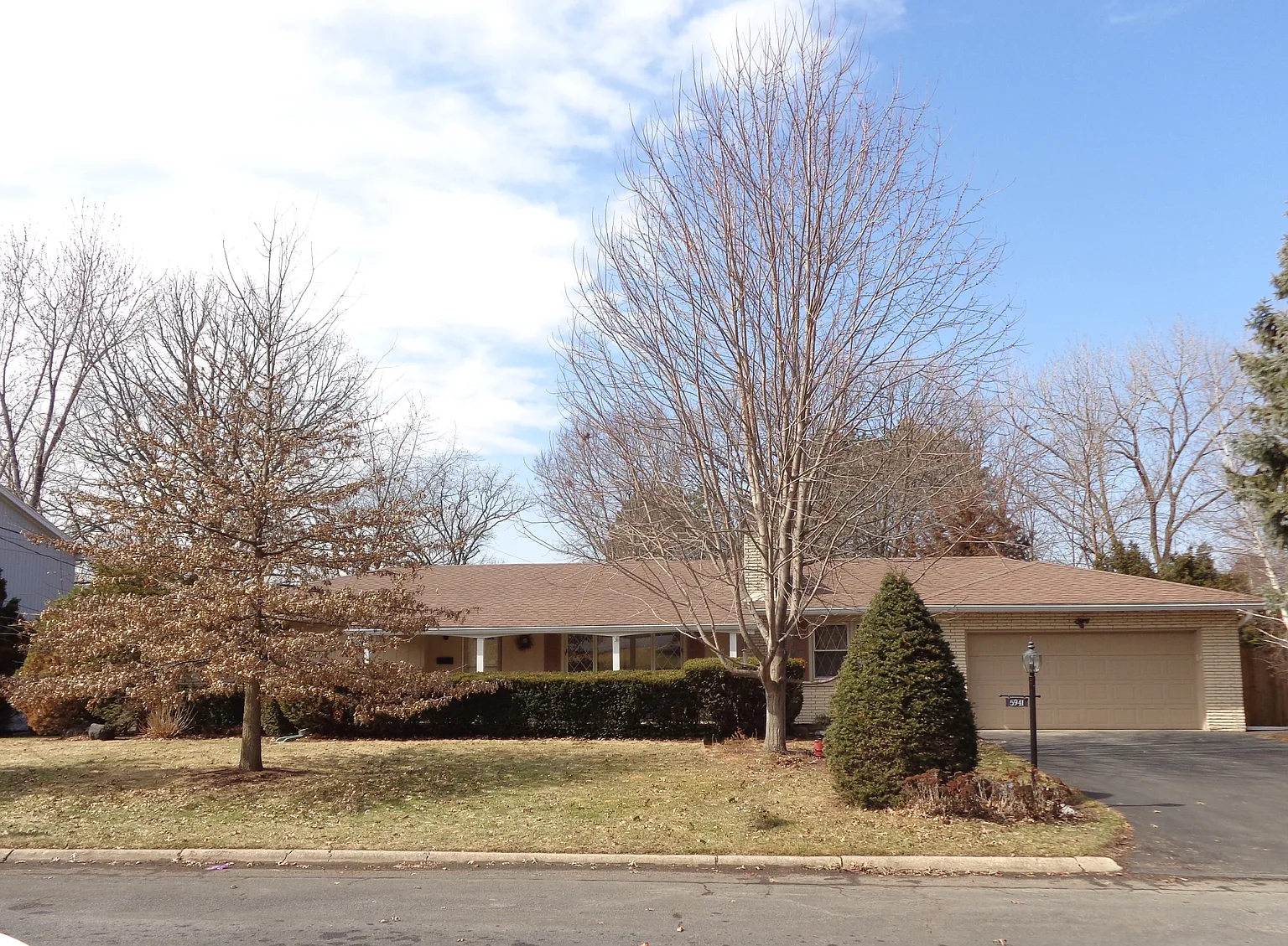 5941 N Sherwood Ave photo 1