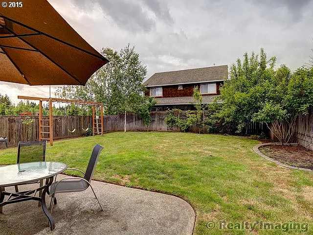 203 NE 55th Ave — Photo 2