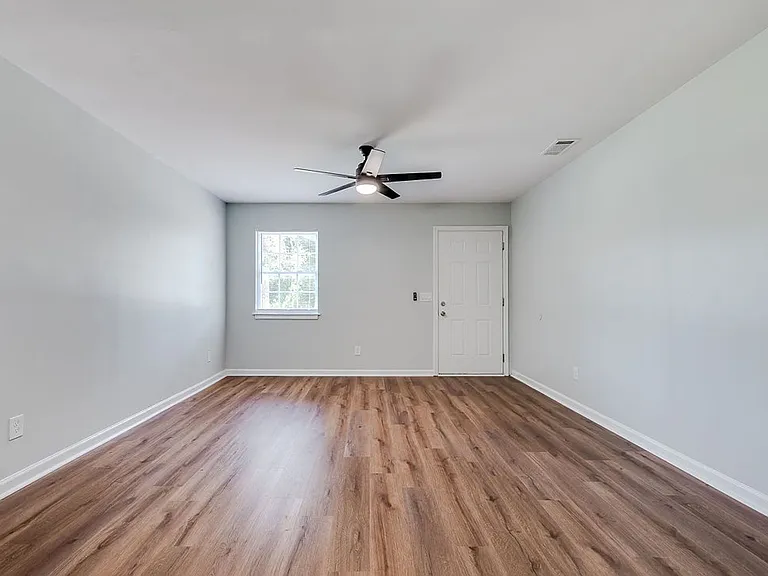 803 Ash Street Ext #B — Photo 3
