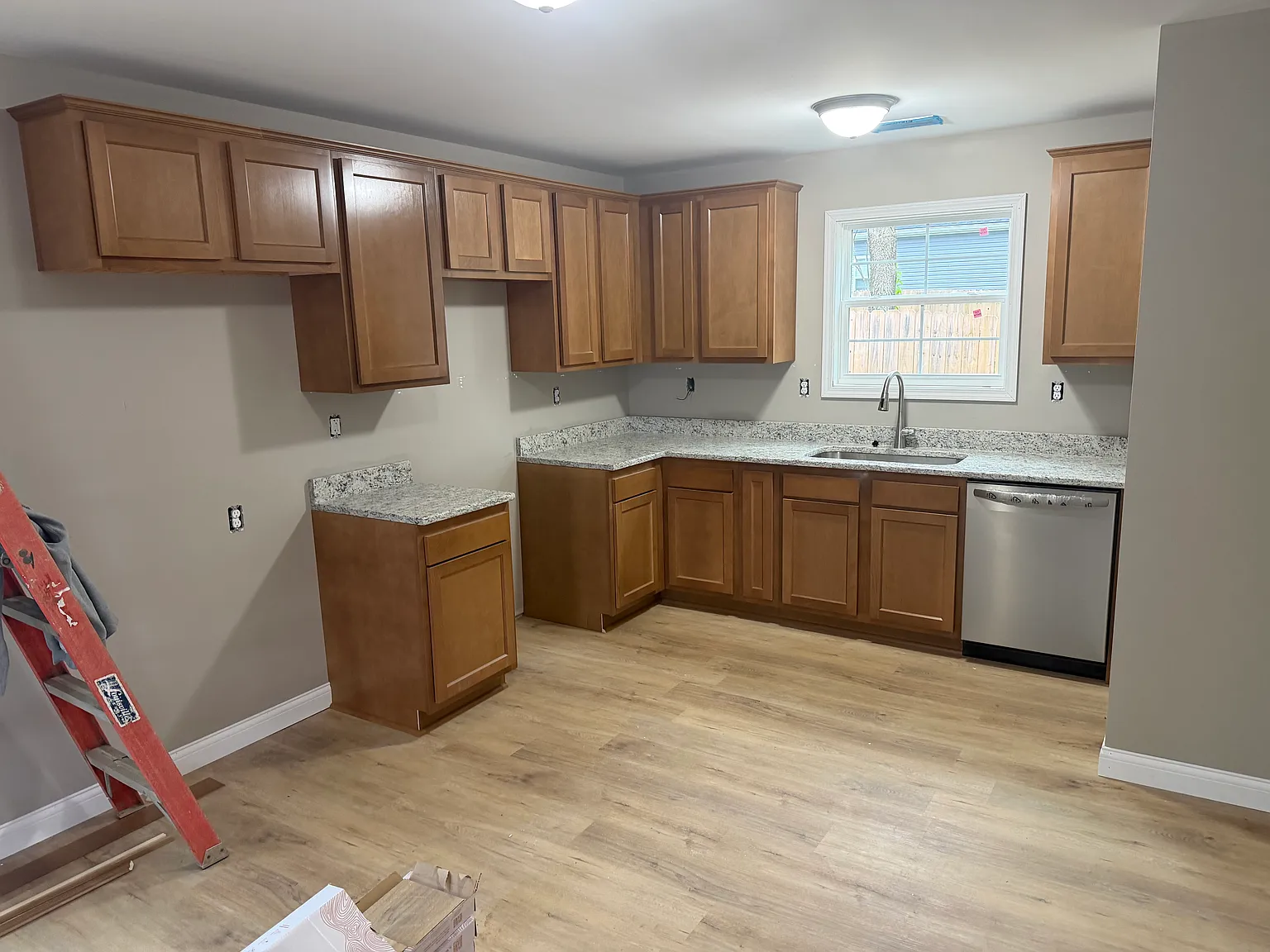 2 bed, 700 sqft, $1,300 — Photo 3