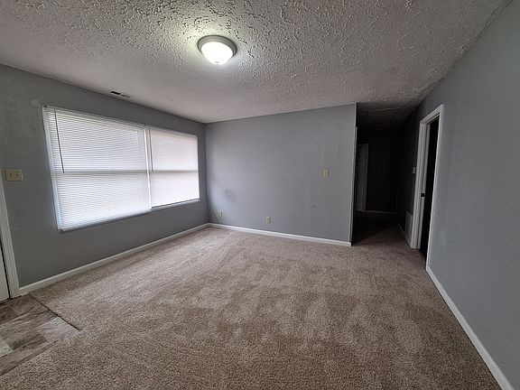 3rd image of 3944 N Grand Ave