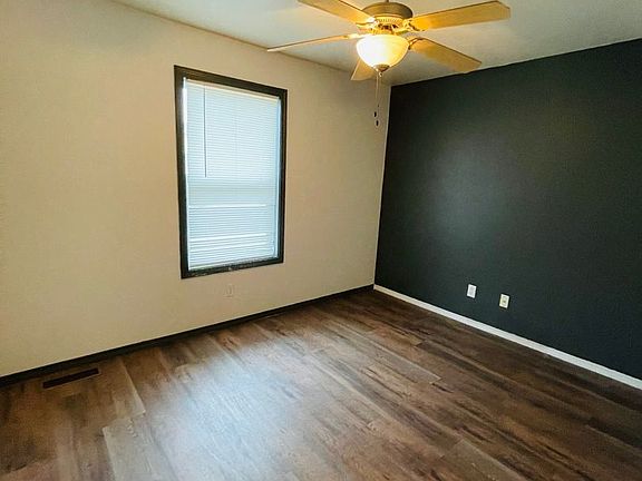 5th image of 2431 Deerfield Blvd