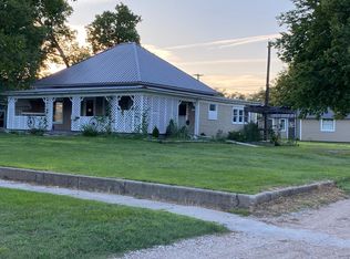 810 Q St, Beaver City, NE 68926