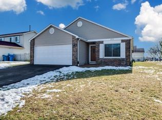 1975 Eastman Ln, Hanover Park, IL 60133