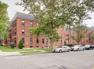 215-44 47th Ave #3E, Bayside, NY 11361