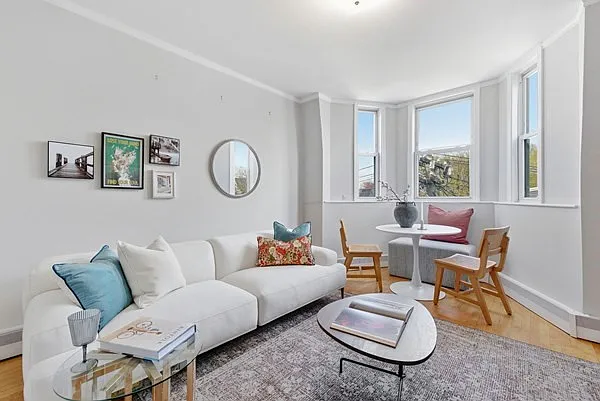 2 bed, 590 sqft, $3,000 — Photo 4