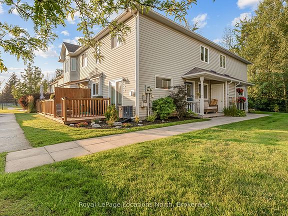 3rd image of 35 Sundial Ct