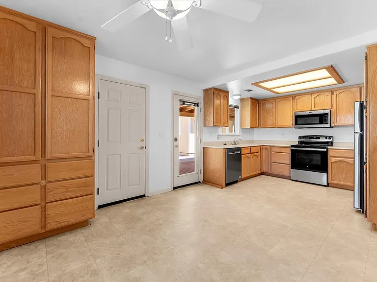 2863 Sandstone Dr — Photo 11
