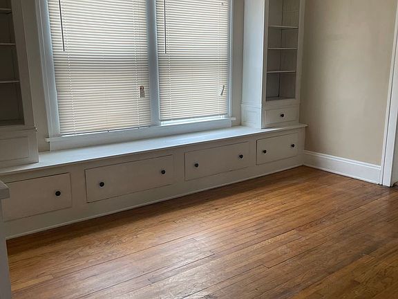 4th image of 16111 Arcade Ave