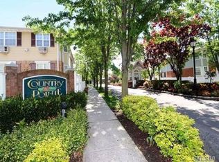82143 Country Pointe Cir, Jamaica, NY 11427