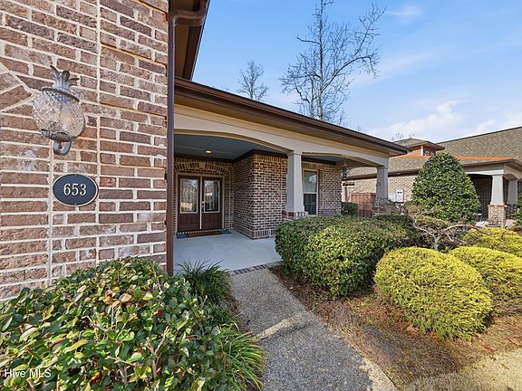 5th image of 653 Jenoa Loop