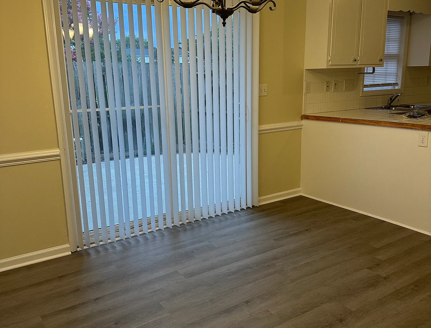 3 bed, 2.5 bath, 1500 sqft, $1,100 — Photo 4