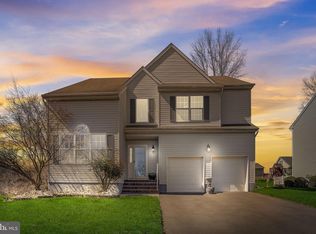 25 Sundew Dr, Ewing, NJ 08638