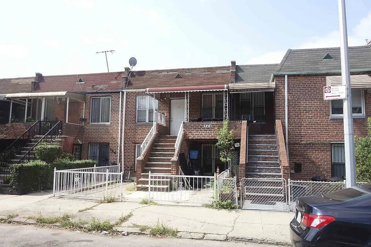 122 E 46th St photo 1