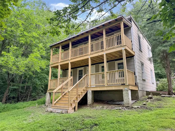 91 Pancake Hollow Road, Highland, NY 12528