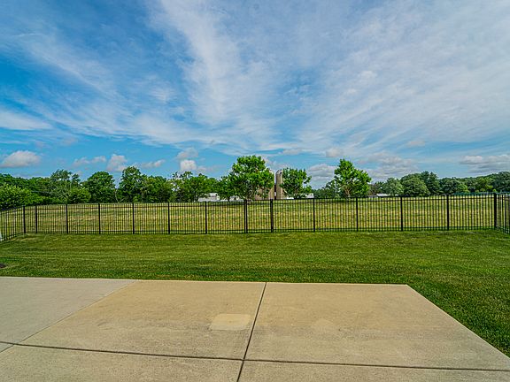 5th image of 15938 Iroquois Dr