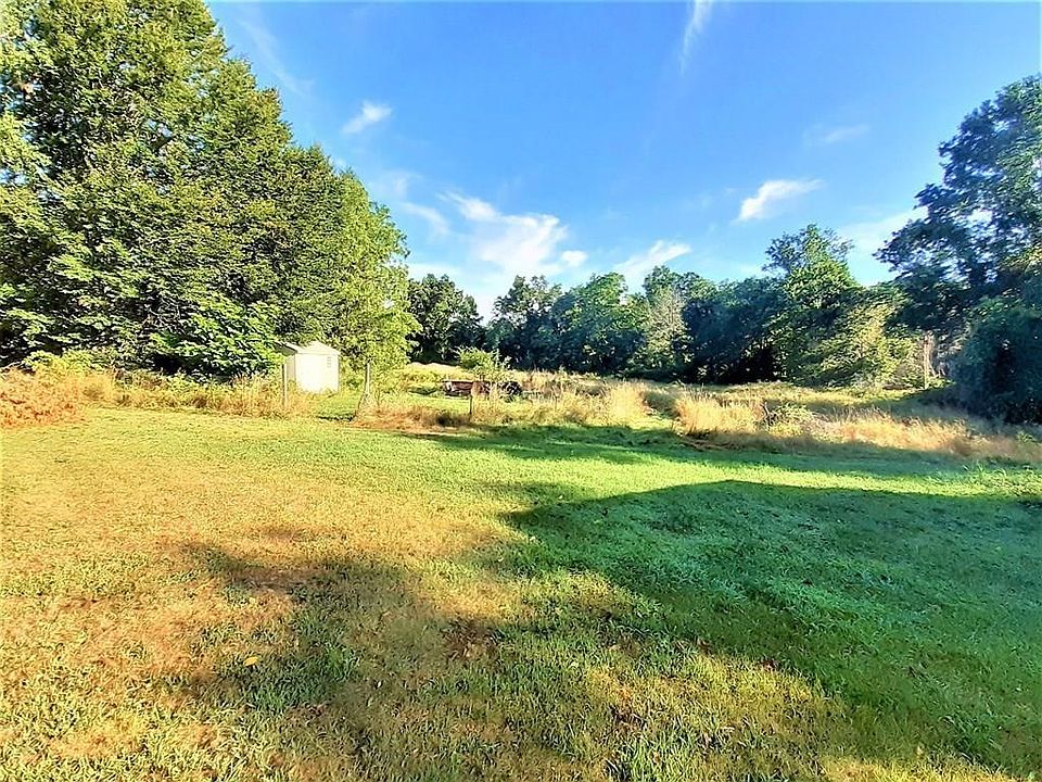 1st image of 87 Brooks Pl