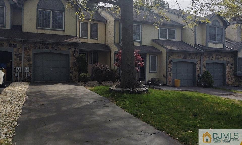 1st image of 35 Dorchester Dr