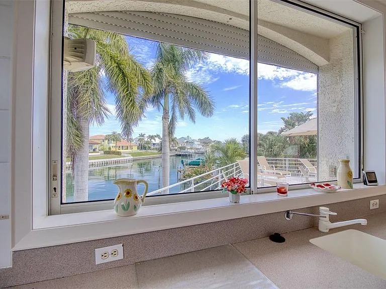 131 Sands Point Dr — Photo 24